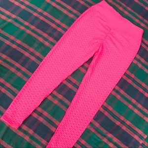 NWT Neon Pink Booty Scrunch Leggings